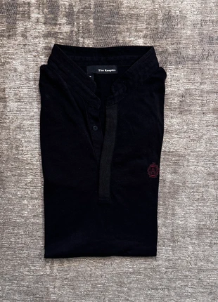 T-shirt The Kooples noir taille M – col tunisien, logo brodé bordeaux, merk: The Kooples, staat: Heel goed, maat: M, € 10,00, € 11,20 inclusief Kopersbescherming