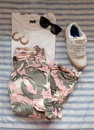 Pantalón camuflaje tipo cargo con bolsillos. Joy Design S, marque: Pind J. Design, état: Très bon état, taille: S / 36 / 8, 10,00 €, 11,20 € Protection acheteurs incluse