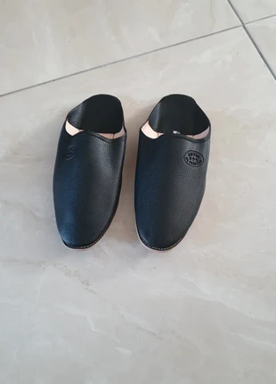 Babouche cuir noir artisanale taille 44 neuf, marke: Royal, zustand: Neu, größe: 44, 17,99 €, 19,59 € inklusive Vinted-Käuferschutz