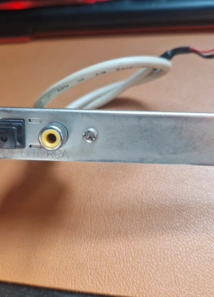 SPDIF Out RCA + optische uitgang bracket, merk: unknown, staat: Goed, € 7,00, € 8,05 inclusief Kopersbescherming