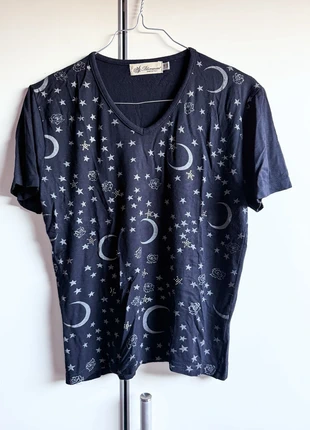 Blumarine T-Shirt Nera Luna & Stelle – Made in Italy – Strass, merk: Blumarine, staat: Heel goed, maat: Overige, € 15,00, € 16,45 inclusief Kopersbescherming
