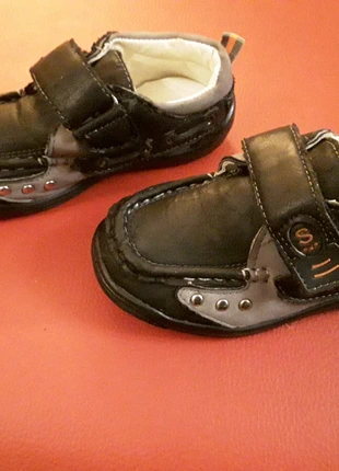 Zapatos niño n°27, marque: Local, état: Bon état, taille: 27, 2,50 €, 3,33 € Protection acheteurs incluse