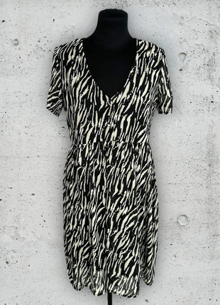 Robe Lilie Rose noire à imprimé zèbre taille S M 36 38 8 10, brand: Lilie Rose, condizioni: Ottime, taglia: S / IT 40 / EU 36, €12.00, €13.30 include la Protezione acquisti Pro