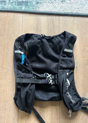 Hardloop vest, merk: Inoxto, staat: Heel goed, € 12,00, € 13,30 inclusief Kopersbescherming