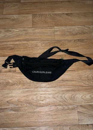 Banane Calvin Klein, marque: Calvin Klein, état: Très bon état, 25,00 €, 26,95 € Protection acheteurs incluse