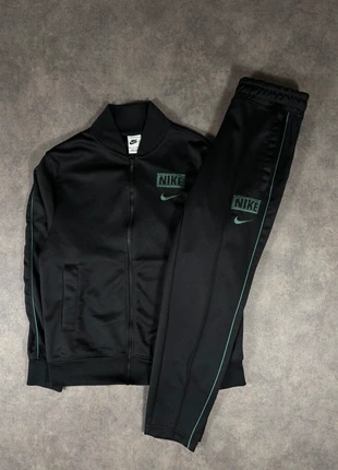 Ensemble Nike Noir | Survêtement Logo Brodé Taille XS Homme, marque: Nike, état: Très bon état, taille: XS, 39,90 €, 42,60 € Protection acheteurs incluse