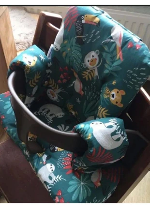 Nieuw! TrippTrapp kussens met vrolijke jungle print, merk: heidi’s, staat: Nieuw met prijskaartje, € 28,00, € 30,10 inclusief Kopersbescherming Pro