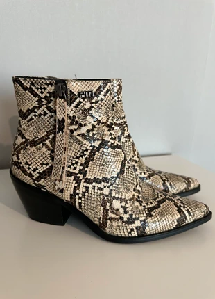 Prima Moda laarsjes snake print bottines stiefel, merk: Prima Moda, staat: Nieuw zonder prijskaartje, maat: 37, € 10,00, € 11,20 inclusief Kopersbescherming