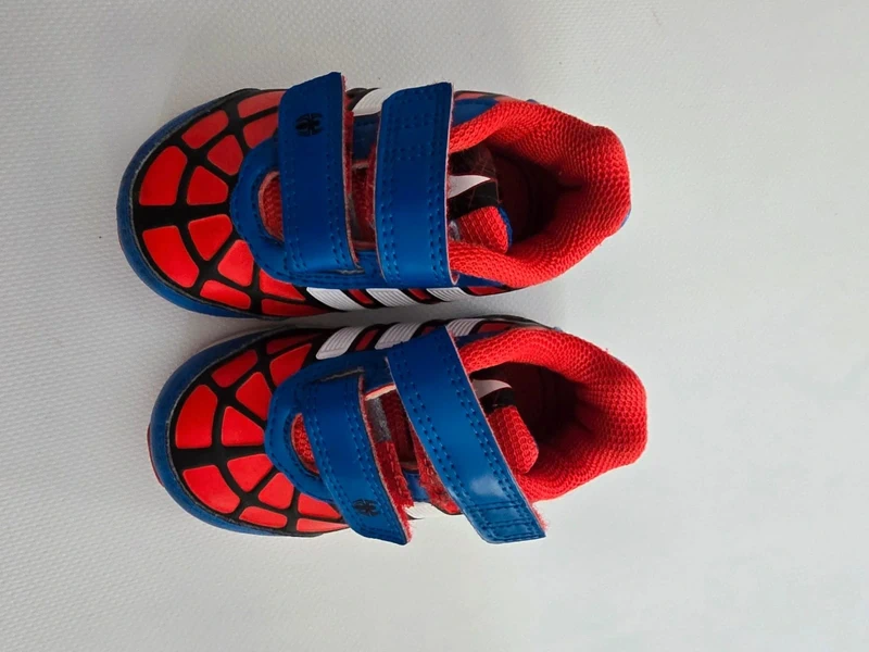 Basket adidas spiderman - photo numéro 2