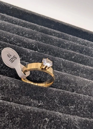 Gold colour ring RvS, brand: Boutiek, condizioni: Nuovo senza cartellino, taglia: 19 mm Ø / 21, €4.99, €5.94 include la Protezione acquisti Pro