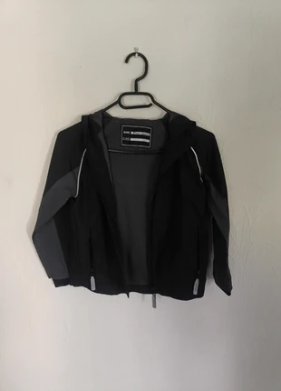 Veste coupe-vent 👦 5/6 ans – noire élégante 🖤 George, marca: George, estado: Muito bom, tamanho: 7 anos / 122 cm, €9.00, €10.15 inclui Proteção do Comprador