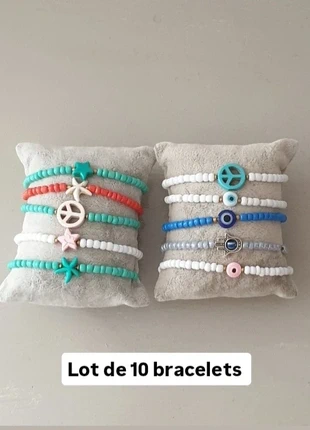 Lot de 10 bracelets femme.  Modèles assortis, marque: Tendance, état: Très bon état, 12,00 €, 13,30 € Protection acheteurs (Pro) incluse