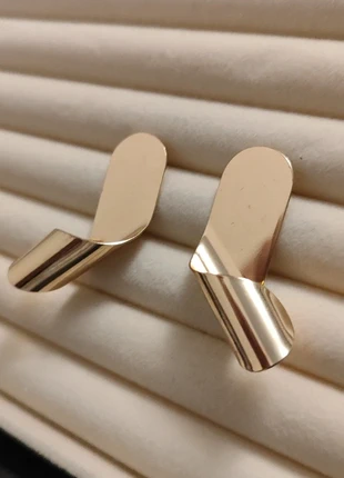 Viral Sculptural Gold Wave Statement Earrings | High Shine Modern Chic | Designer Look, brand: Oliver Bonas, condition: Very good, £8.23, £9.34 includes Buyer Protection