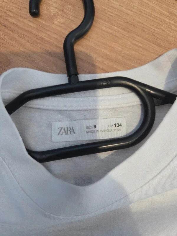 Tee-shirt Zara taille 9ans - photo numéro 2
