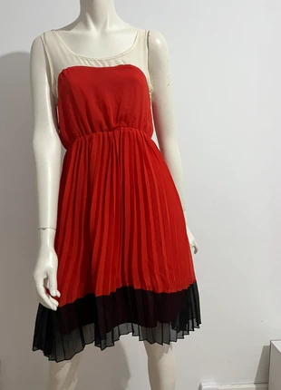 Ki Robe été décollée rouge, noire et blanche, taille M, Nagisa 🌟, marke: Naguisa, zustand: Sehr gut, größe: M / 38 / 10, 9,00 €, 10,15 € inklusive Vinted-Käuferschutz