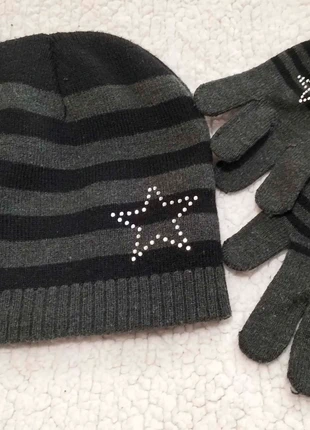 Gorro gris con guantes, merk: Local, staat: Heel goed, maat: 3 jaar / 98 cm, € 8,00, € 9,10 inclusief Kopersbescherming