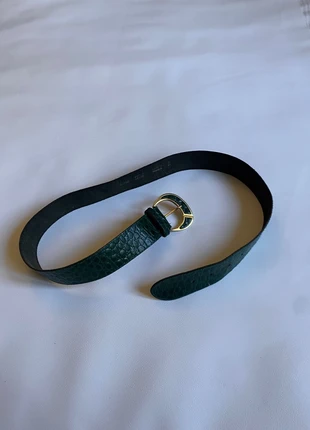 Ceinture verte et dorée cuir véritable, merk: CUIR, staat: Heel goed, maat: 95 cm, € 20,00, € 21,70 inclusief Kopersbescherming