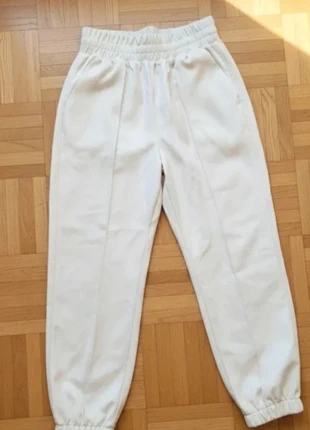 Pantalon simili cuir beige clair – Bershka – Taille S – Ceinture et bas élastiques – Excellent état, marque: Bershka, état: Très bon état, taille: S / 36 / 8, 4,80 €, 5,74 € Protection acheteurs (Pro) incluse
