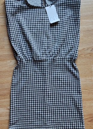 Vestido ajustado verano blanco y negro de tejido vaporoso con hombreras de Zara sin estrenar, marca: Zara, estado: Nuevo con etiquetas, tamaño: M / 38 / 10, 7,00 €, 8,05 € Protección al comprador incluida