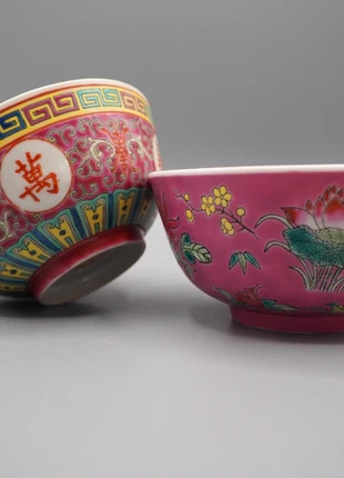 Pair of Vintage Chinese Famille Rose Bowls, staat: Heel goed, € 35,00, € 37,45 inclusief Kopersbescherming Pro