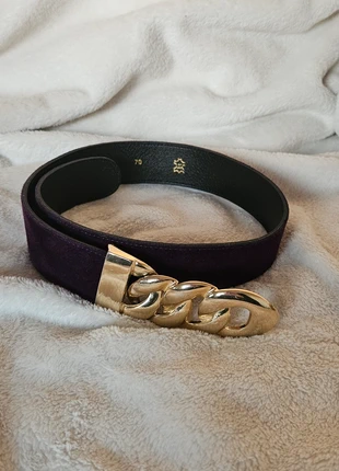 Lila Echtleder Gürtel mit goldfarbener Kettenschnalle | Vintage Style, merk: Sonstiges, staat: Heel goed, maat: 70 cm, € 19,00, € 20,65 inclusief Kopersbescherming