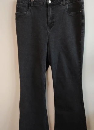 Jeans neri svasati ed elastici, merk: New Look, staat: Heel goed, maat: XXXL / 46 / 18, € 10,00, € 11,20 inclusief Kopersbescherming