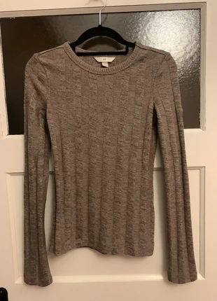 longsleeve H&M, marque: H&M, état: Neuf sans étiquette, taille: XS / 34 / 6, 5,00 €, 5,95 € Protection acheteurs incluse