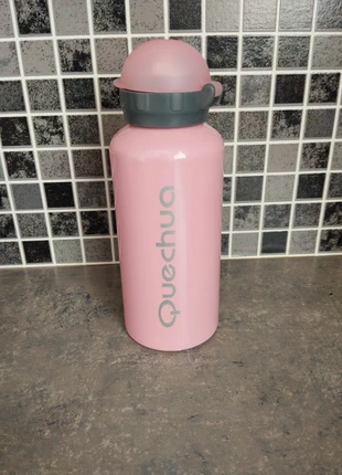 Gourde isotherme, marca: Queshua, estado: Muy bueno, 3,00 €, 3,85 € Protección al comprador incluida