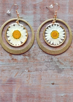 Boucles d'oreilles pendantes creoles marguerite, état: Neuf sans étiquette, 7,00 €, 8,05 € Protection acheteurs incluse