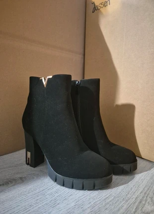 Laarsjes maat 38, marque: onbekend, état: Très bon état, taille: 38, 5,00 €, 5,95 € Protection acheteurs incluse