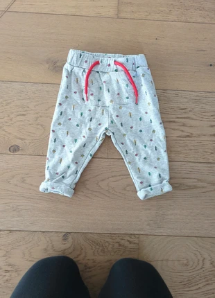 Jogging 6 mois, brand: Mots d'enfants, condizioni: Ottime, taglia: 6-9 mesi / 68 cm, €1.50, €2.28 include la Protezione acquisti