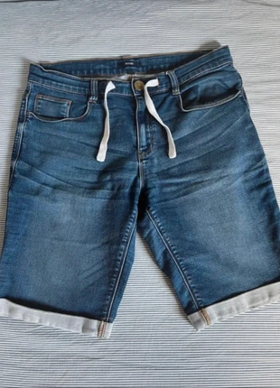 Short jean Kiabi, marque: Kiabi, état: Très bon état, taille: W30 | FR 40, 5,99 €, 6,99 € Protection acheteurs incluse