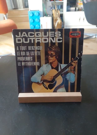 Vinyle 45 tours Jacques Dutronc a tout berzingue, estado: Muy bueno, 5,00 €, 5,95 € Protección al comprador incluida