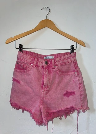 Hot pink distressed denim shorts from Primark- UK 6, brand: Primark, condition: Very good, size: XS / 34 / 6, €4.00, €4.90 includes Buyer Protection