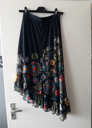 A symmetrische rok, merk: Desigual, staat: Heel goed, maat: M / 38 / 10, € 4,50, € 5,43 inclusief Kopersbescherming