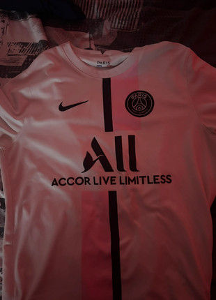 Maillot psg floqués kimpembe, marke: Nike, zustand: Gut, größe: L, 10,00 €, 11,20 € inklusive Vinted-Käuferschutz