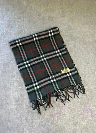Écharpe Burberry gris foncés, marke: Burberry, zustand: Sehr gut, 45,00 €, 47,95 € beinhaltet Vinted-Käuferschutz Pro