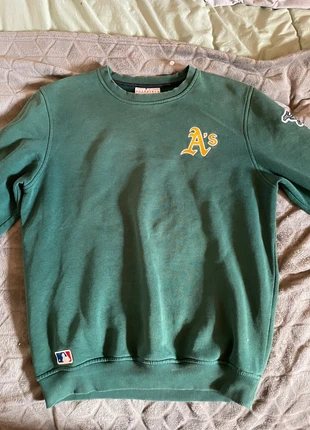Pull New Era taille L, marque: New Era, état: Très bon état, taille: L, 30,00 €, 32,20 € Protection acheteurs incluse