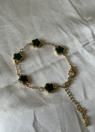 Gold Plated Finish Clover Bracelet, condition: New without tags, £1.99, £2.79 includes Buyer Protection Pro