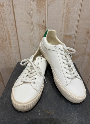 Baskets Hugo Boss blanches et vertes T 41 neuves, merk: Hugo Boss, staat: Nieuw met prijskaartje, maat: 41, € 75,00, € 79,45 inclusief Kopersbescherming