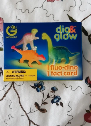 Dinosaur Dig & Glow Velociraptor, brand: Geoworld, condition: New with tags, €4.00, €4.90 includes Buyer Protection
