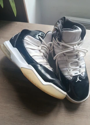 Nike Air Jordan 11 Retro Concord – taille 38.5 (US 6Y), brand: Nike, condition: Very good, size: 38.5, €30.00, €32.20 includes Buyer Protection Pro