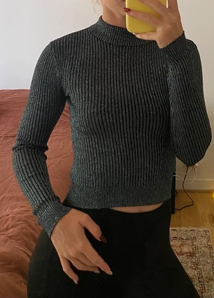 Petit pull paillettes, état: Très bon état, taille: XS / 34 / 6, 5,00 €, 5,95 € Protection acheteurs incluse