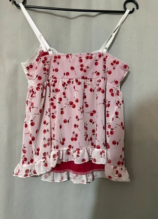 T-shirt cerise, merk: Shein, staat: Heel goed, maat: XS, € 3,00, € 3,85 inclusief Kopersbescherming