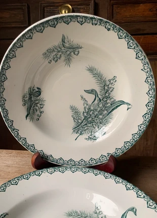 Deux assiettes creuses terre de fer Saint Amand modèle Muguet 1900s, marque: Saint Amand, état: Très bon état, 20,00 €, 21,70 € Protection acheteurs incluse