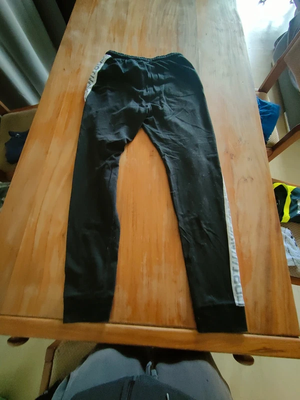 Pantalon taille M 176 - photo numéro 2