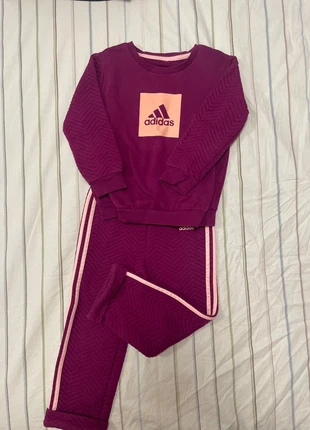 Tuta Adidas bambina, marke: adidas, zustand: Sehr gut, größe: 4 Jahre / 104, 22,00 €, 23,80 € inklusive Vinted-Käuferschutz