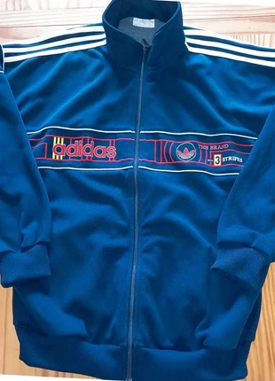 Veste , sweat zippé, survêtement Adidas bleu marine vintage taille M. Année 80,90.y2k, marke: adidas, zustand: Sehr gut, größe: M, 36,50 €, 39,03 € inklusive Vinted-Käuferschutz