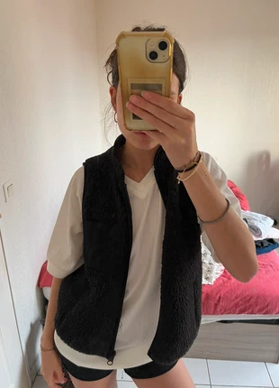 petite veste en mouton sans manche, brand: ONLY, condizioni: Ottime, taglia: S / IT 40 / EU 36, €10.00, €11.20 include la Protezione acquisti