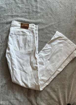 Pantalon Lacoste en très bon état à taille 42, marque: Lacoste, état: Très bon état, taille: XL / 42 / 14, 25,00 €, 26,95 € Protection acheteurs incluse